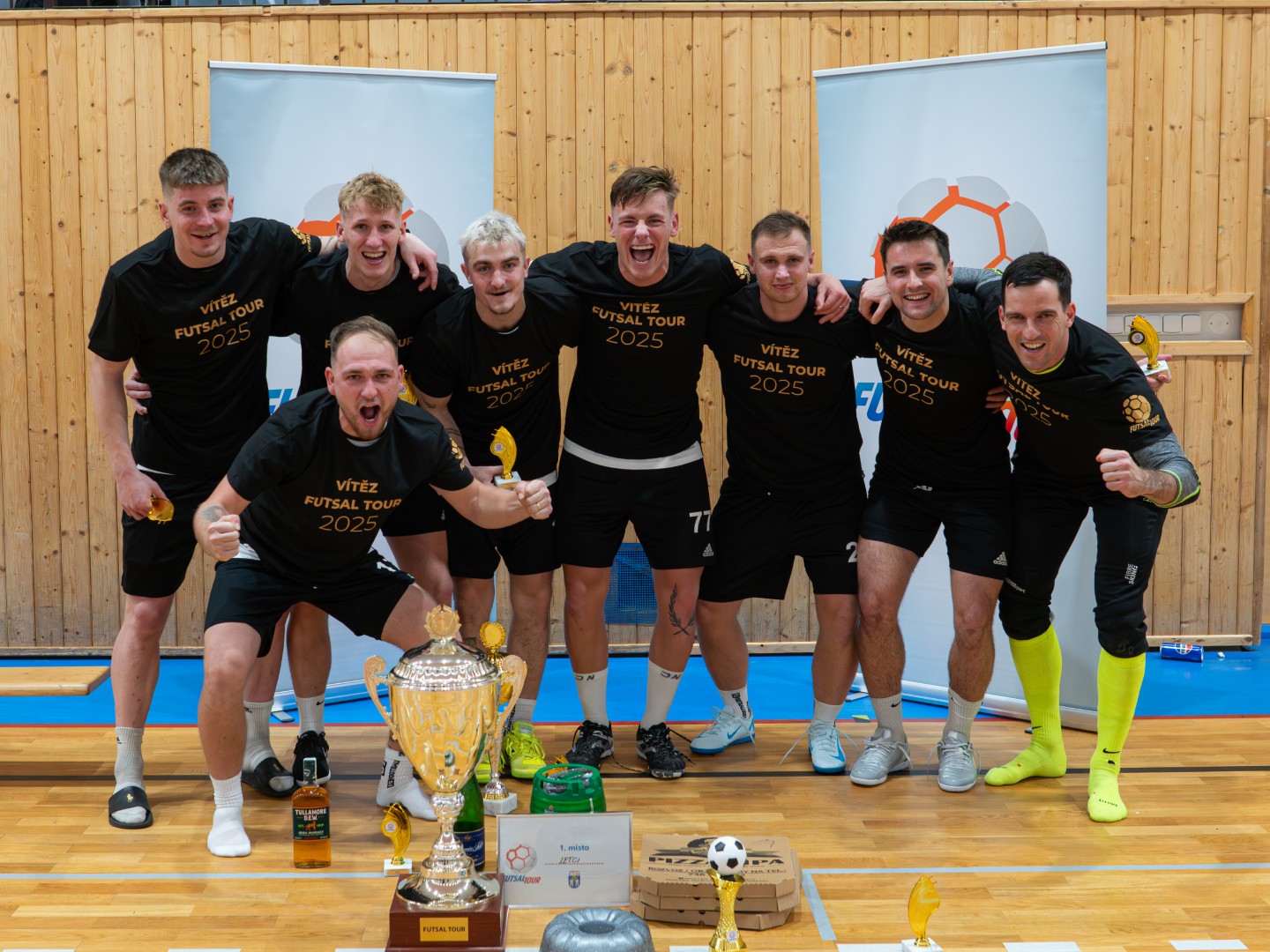 🏆 Zákupy zažily futsalový svátek: Letci slaví zlatý hattrick na 17. ročníku Futsal Tour!